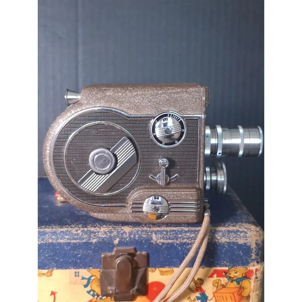 Revere Eight Model 67 8mm Movie Camera Set Case 2 Lenses Manuals Kodachrome